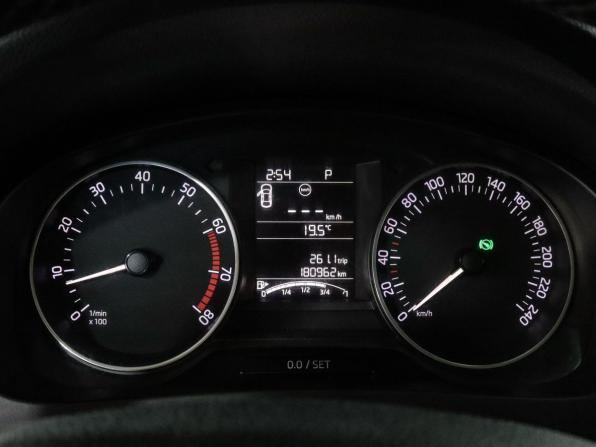 Skoda Rapid I с пробегом 2016 года, цена 740 000 рублей, 180000 км, лифтбек, Автокод Объявления