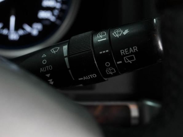 Toyota Land Cruiser 200 Series Рестайлинг 1 с пробегом 2015 года, цена 4 289 000 рублей, 247591 км, внедорожник, Автокод Объявления