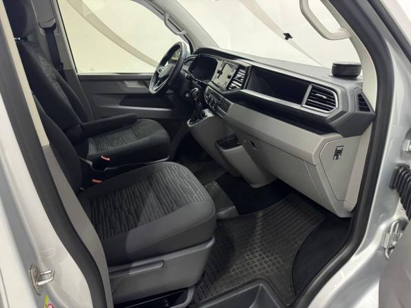 Volkswagen Caravelle T6 Рестайлинг с пробегом 2020 года, цена 3 899 000 рублей, 136000 км, минивэн, Автокод Объявления