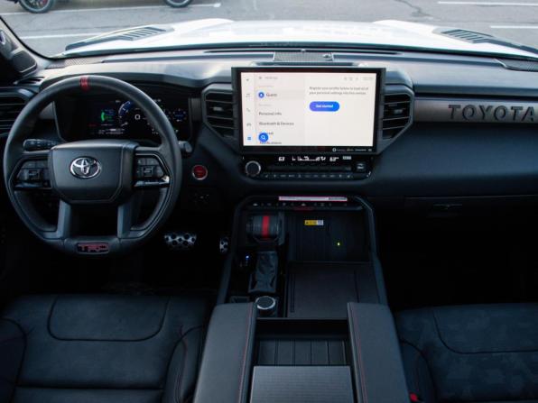 Toyota Sequoia III с пробегом 2024 года, цена 14 999 000 рублей, 125 км, внедорожник, Автокод Объявления