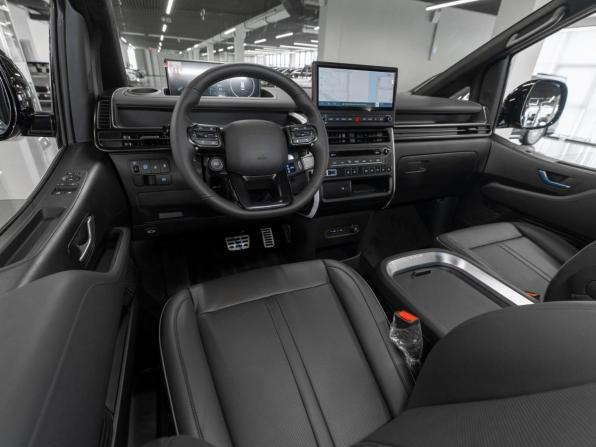 Hyundai Staria I Рестайлинг с пробегом 2026 года, цена 7 300 000 рублей, 100 км, минивэн, Автокод Объявления