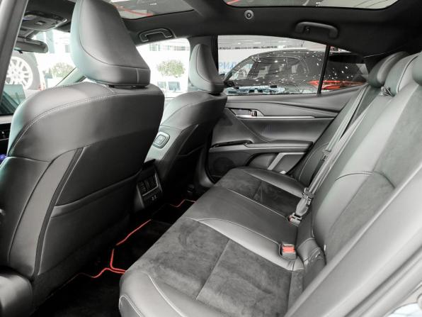 Toyota Camry IX (XV80) China Market с пробегом 2026 года, цена 3 990 000 рублей, 18000 км, седан, Автокод Объявления