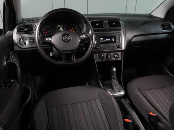 Volkswagen Polo V Рестайлинг с пробегом 2018 года, цена 1 299 000 рублей, 132956 км, седан, Автокод Объявления