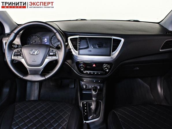 Hyundai Solaris II с пробегом 2018 года, цена 937 000 рублей, 278410 км, седан, Автокод Объявления