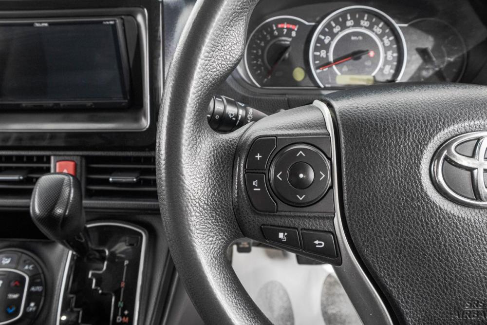Toyota Voxy III (R80) Рестайлинг Барнаул  - изображение 16
