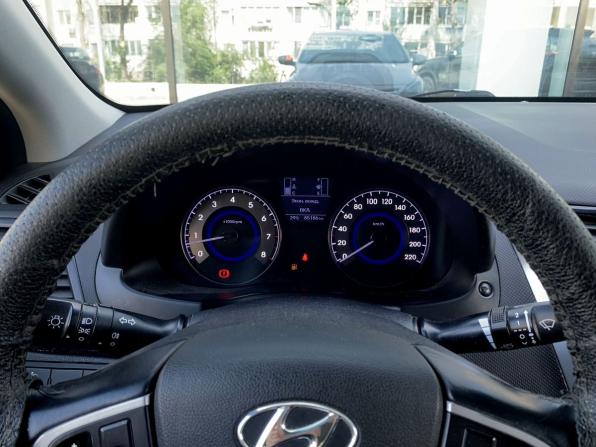 Hyundai Solaris I Рестайлинг с пробегом 2016 года, цена 1 073 000 рублей, 85186 км, седан, Автокод Объявления