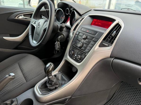 Opel Astra J с пробегом 2010 года, цена 641 000 рублей, 194532 км, хэтчбек, Автокод Объявления