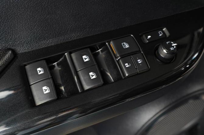 Toyota Hilux VIII с пробегом 2016 года, цена 3 079 000 рублей, 206426 км, offers.body_type.unknown, Автокод Объявления