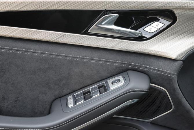 Hongqi H9 I с пробегом 2023 года, цена 4 499 000 рублей, 2800 км, седан, Автокод Объявления