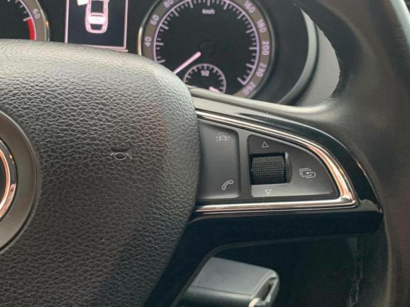Skoda Octavia III (A7) Рестайлинг с пробегом 2017 года, цена 1 550 000 рублей, 228432 км, лифтбек, Автокод Объявления