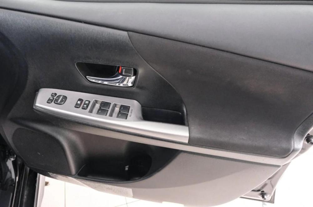 Toyota Prius Alpha I (ZVW40/41) Рестайлинг Красноярск  - изображение 20