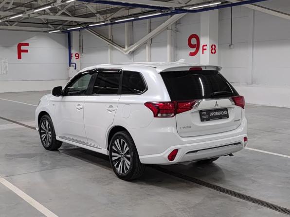 Mitsubishi Outlander III Рестайлинг 3 с пробегом 2022 года, цена 2 580 000 рублей, 69002 км, внедорожник, Автокод Объявления