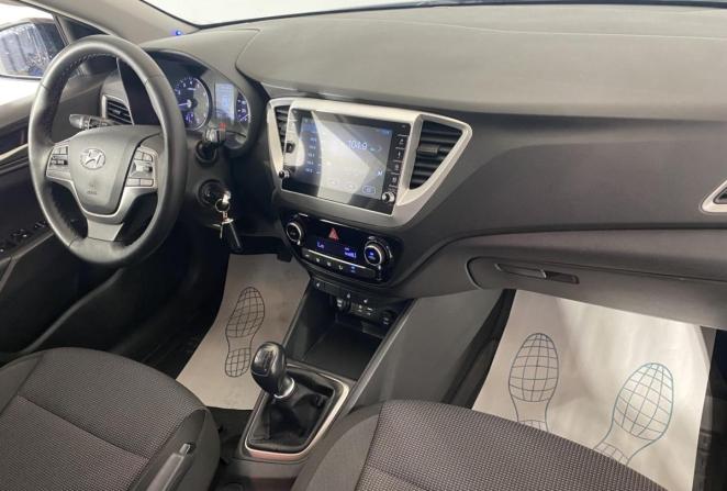 Hyundai Solaris II с пробегом 2017 года, цена 1 000 000 рублей, 89843 км, седан, Автокод Объявления