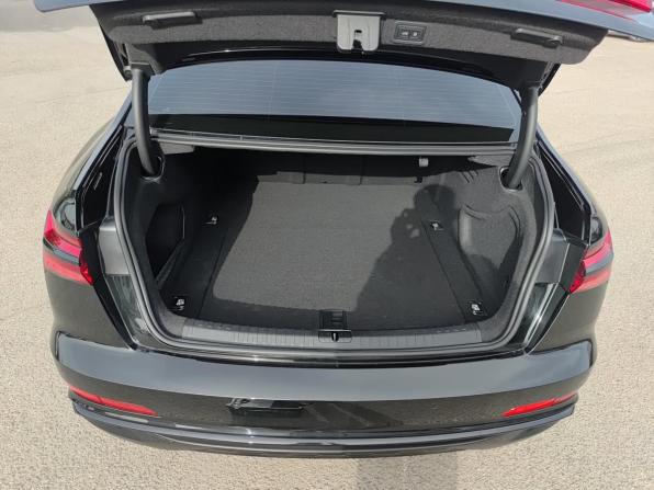 Audi A6 V (C8) Рестайлинг с пробегом 2024 года, цена 5 950 000 рублей, 13891 км, седан, Автокод Объявления