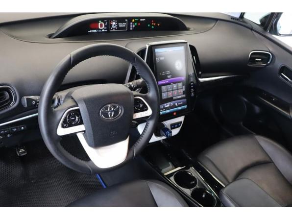 Toyota Prius IV (XW50) с пробегом 2017 года, цена 1 937 900 рублей, 215298 км, лифтбек, Автокод Объявления