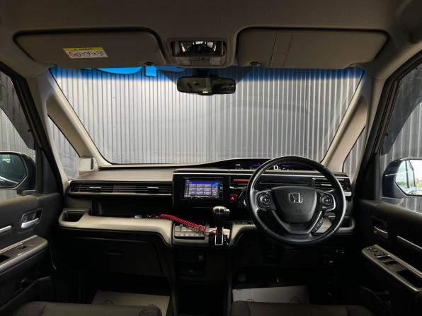 Honda Stepwgn V Рестайлинг с пробегом 2017 года, цена 2 307 000 рублей, 120875 км, минивэн, Автокод Объявления