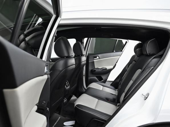 Kia Sportage IV с пробегом 2016 года, цена 1 699 000 рублей, 176000 км, внедорожник, Автокод Объявления