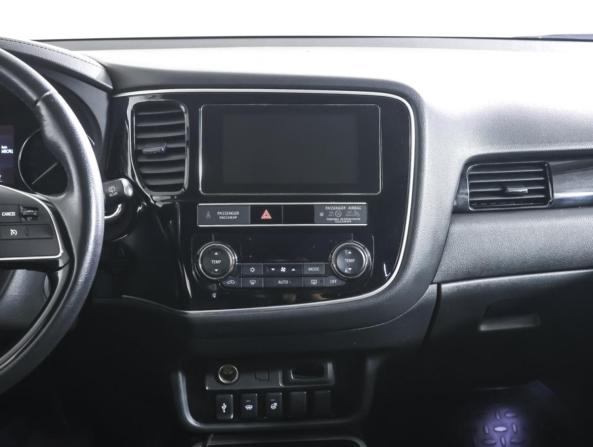 Mitsubishi Outlander III Рестайлинг 3 с пробегом 2019 года, цена 2 190 000 рублей, 89110 км, внедорожник, Автокод Объявления