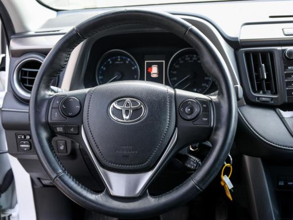 Toyota RAV4 IV (XA40) Рестайлинг с пробегом 2017 года, цена 2 898 000 рублей, 91970 км, внедорожник, Автокод Объявления