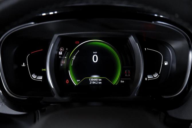 Renault Espace V с пробегом 2018 года, цена 1 899 000 рублей, 139426 км, минивэн, Автокод Объявления