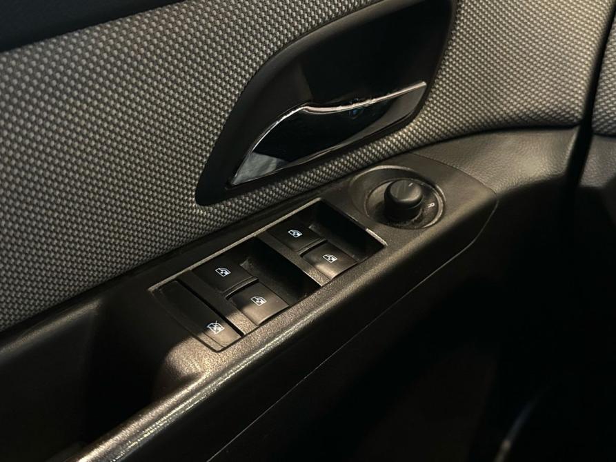 Chevrolet Cruze I Рестайлинг Челябинск  - изображение 15