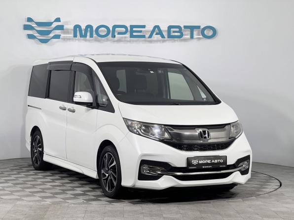 Honda Stepwgn V с пробегом 2016 года, цена 2 150 000 рублей, 163551 км, минивэн, Автокод Объявления