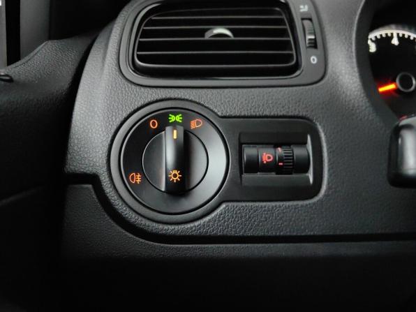 Volkswagen Polo V с пробегом 2015 года, цена 898 000 рублей, 106000 км, седан, Автокод Объявления