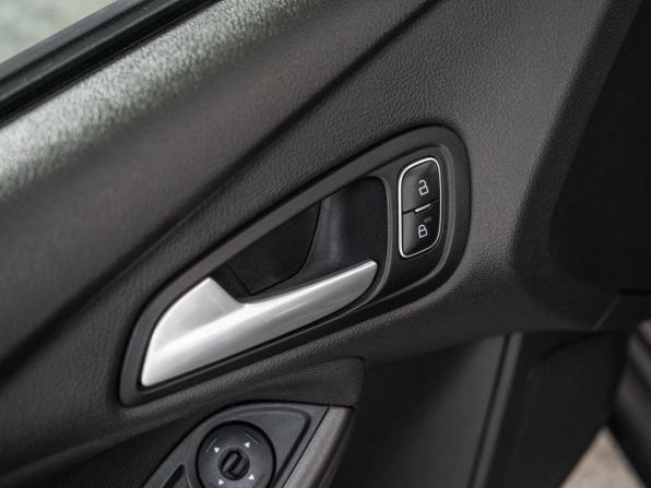 Ford Focus III Рестайлинг с пробегом 2015 года, цена 975 000 рублей, 115376 км, седан, Автокод Объявления