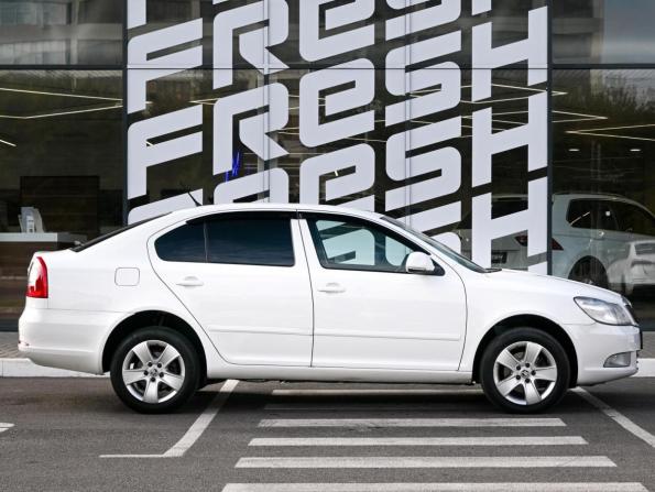 Skoda Octavia II (A5) Рестайлинг с пробегом 2012 года, цена 919 000 рублей, 210663 км, лифтбек, Автокод Объявления
