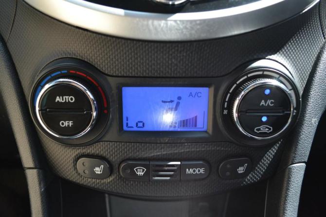 Hyundai Solaris I с пробегом 2012 года, цена 890 000 рублей, 103500 км, седан, Автокод Объявления