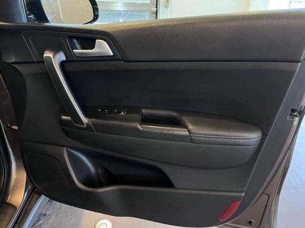 Kia Sportage IV Рестайлинг с пробегом 2018 года, цена 2 280 000 рублей, 138819 км, внедорожник, Автокод Объявления
