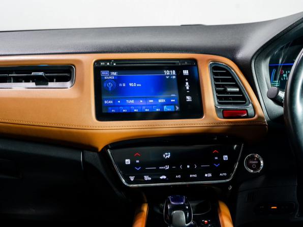 Honda Vezel I с пробегом 2014 года, цена 1 420 000 рублей, 181500 км, внедорожник, Автокод Объявления