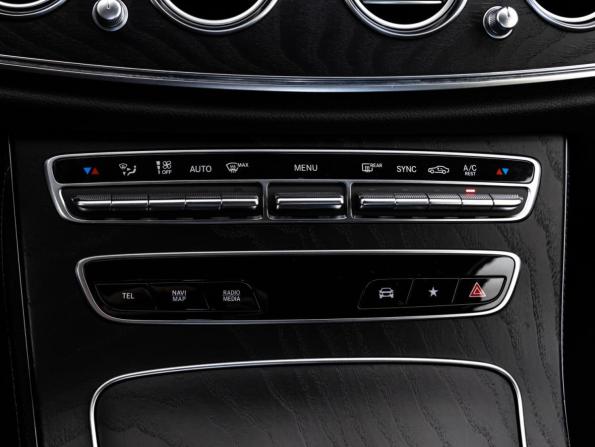 Mercedes-Benz E-Класс V (W213 S213 C238) Рестайлинг с пробегом 2020 года, цена 3 899 000 рублей, 55750 км, седан, Автокод Объявления