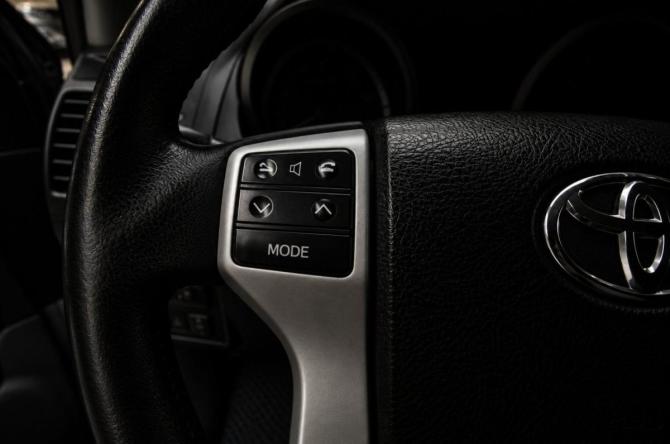 Toyota Land Cruiser Prado 150 Series с пробегом 2011 года, цена 2 629 000 рублей, 281000 км, внедорожник, Автокод Объявления