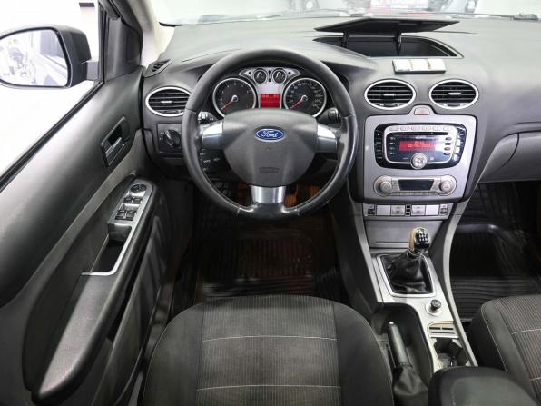 Ford Focus II Рестайлинг с пробегом 2010 года, цена 549 900 рублей, 303380 км, хэтчбек, Автокод Объявления