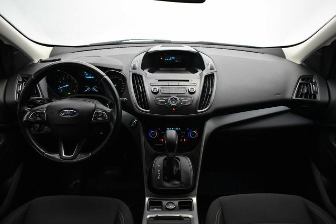 Ford Kuga II Рестайлинг с пробегом 2018 года, цена 1 675 000 рублей, 140486 км, внедорожник, Автокод Объявления