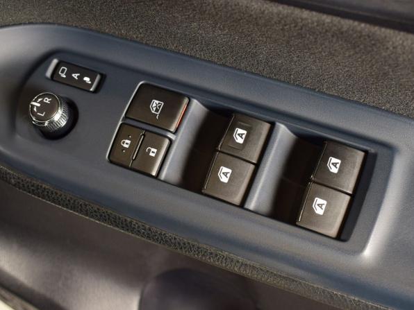 Toyota Voxy III (R80) с пробегом 2016 года, цена 1 649 999 рублей, 210287 км, минивэн, Автокод Объявления