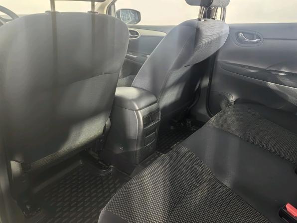 Nissan Tiida II с пробегом 2015 года, цена 859 000 рублей, 107367 км, хэтчбек, Автокод Объявления