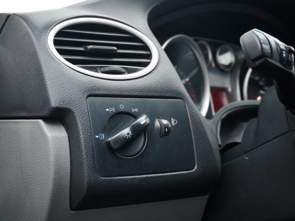 Ford Focus II Рестайлинг с пробегом 2009 года, цена 599 000 рублей, 279942 км, хэтчбек, Автокод Объявления