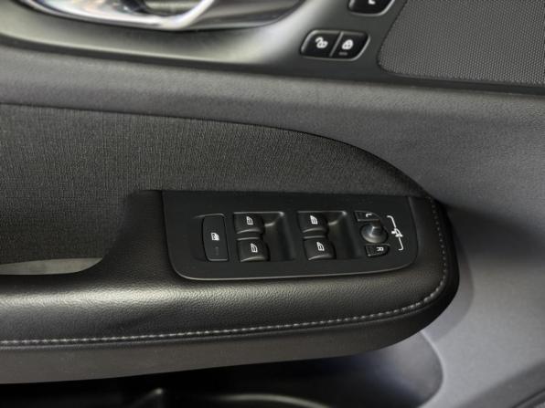 Volvo V60 Cross Country II с пробегом 2021 года, цена 3 549 000 рублей, 119000 км, универсал, Автокод Объявления