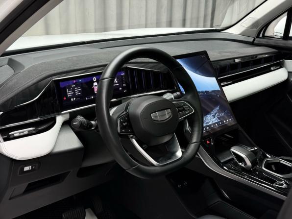 Geely Atlas II с пробегом 2024 года, цена 2 979 000 рублей, 28103 км, внедорожник, Автокод Объявления