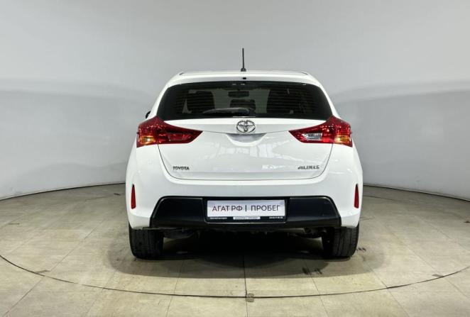 Toyota Auris II с пробегом 2013 года, цена 1 050 000 рублей, 216386 км, хэтчбек, Автокод Объявления