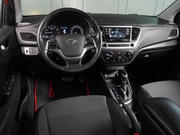 Hyundai Solaris II с пробегом 2017 года, цена 1 279 000 рублей, 182518 км, седан, Автокод Объявления