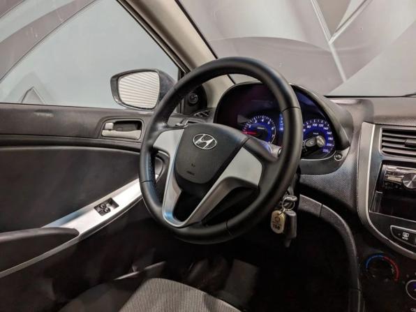 Hyundai Solaris I с пробегом 2013 года, цена 595 000 рублей, 122272 км, седан, Автокод Объявления