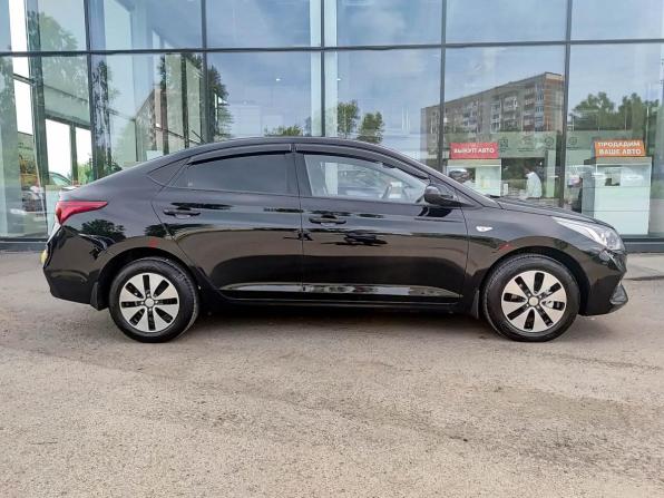 Hyundai Solaris II с пробегом 2019 года, цена 1 210 000 рублей, 169000 км, седан, Автокод Объявления