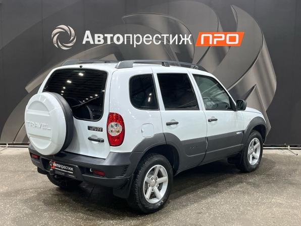 Chevrolet Niva I Рестайлинг с пробегом 2015 года, цена 709 000 рублей, 34237 км, внедорожник, Автокод Объявления