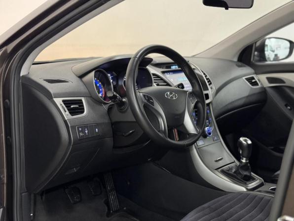 Hyundai Elantra V (MD) Рестайлинг с пробегом 2015 года, цена 1 399 000 рублей, 111991 км, седан, Автокод Объявления