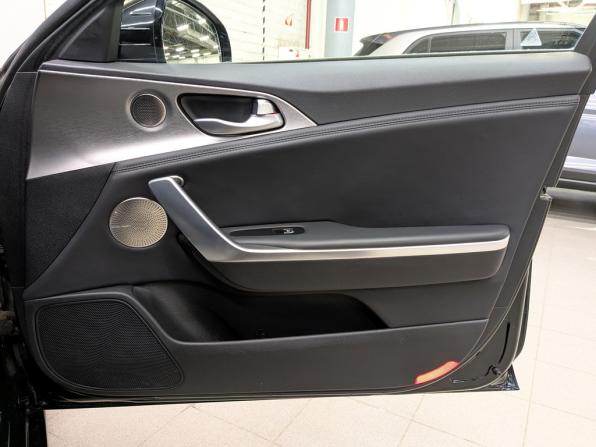 Kia Stinger I с пробегом 2018 года, цена 2 600 000 рублей, 140159 км, лифтбек, Автокод Объявления