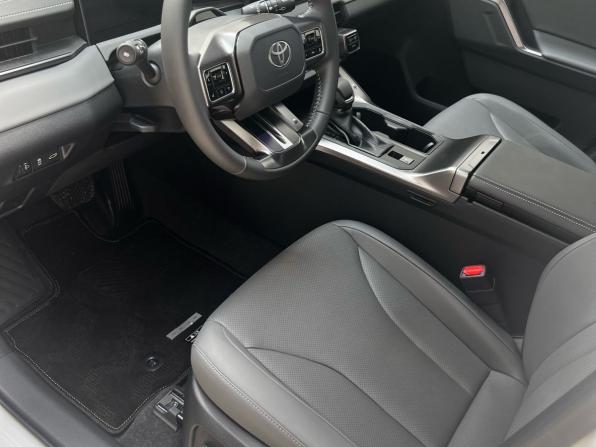 Toyota RAV4 VI (XA60) с пробегом 2026 года, цена 4 600 000 рублей, 12 км, внедорожник, Автокод Объявления