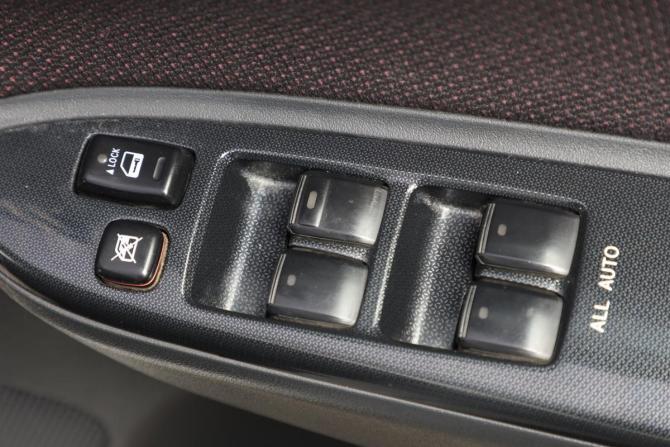 Toyota Wish I Рестайлинг с пробегом 2008 года, цена 949 000 рублей, 197000 км, компактвэн, Автокод Объявления